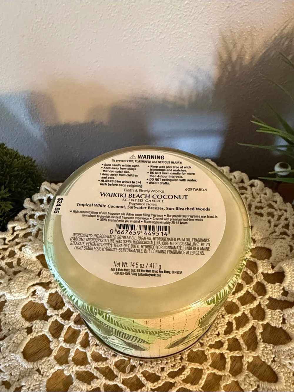 Bath & Body Works Waikiki Beach Coconut Candle - Green - Picture 4 of 4